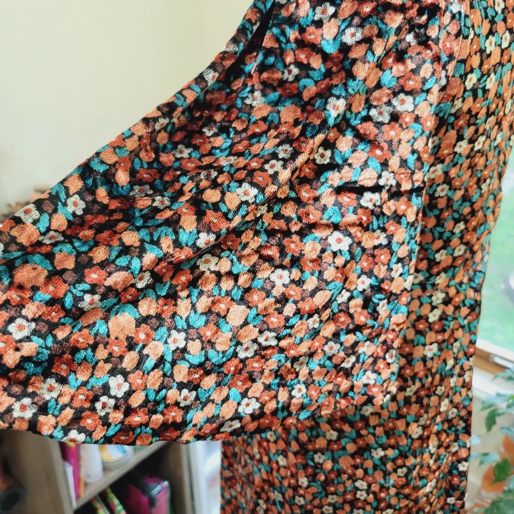 Zara Floral Velvet Short Dress - Picture 6 of 8
